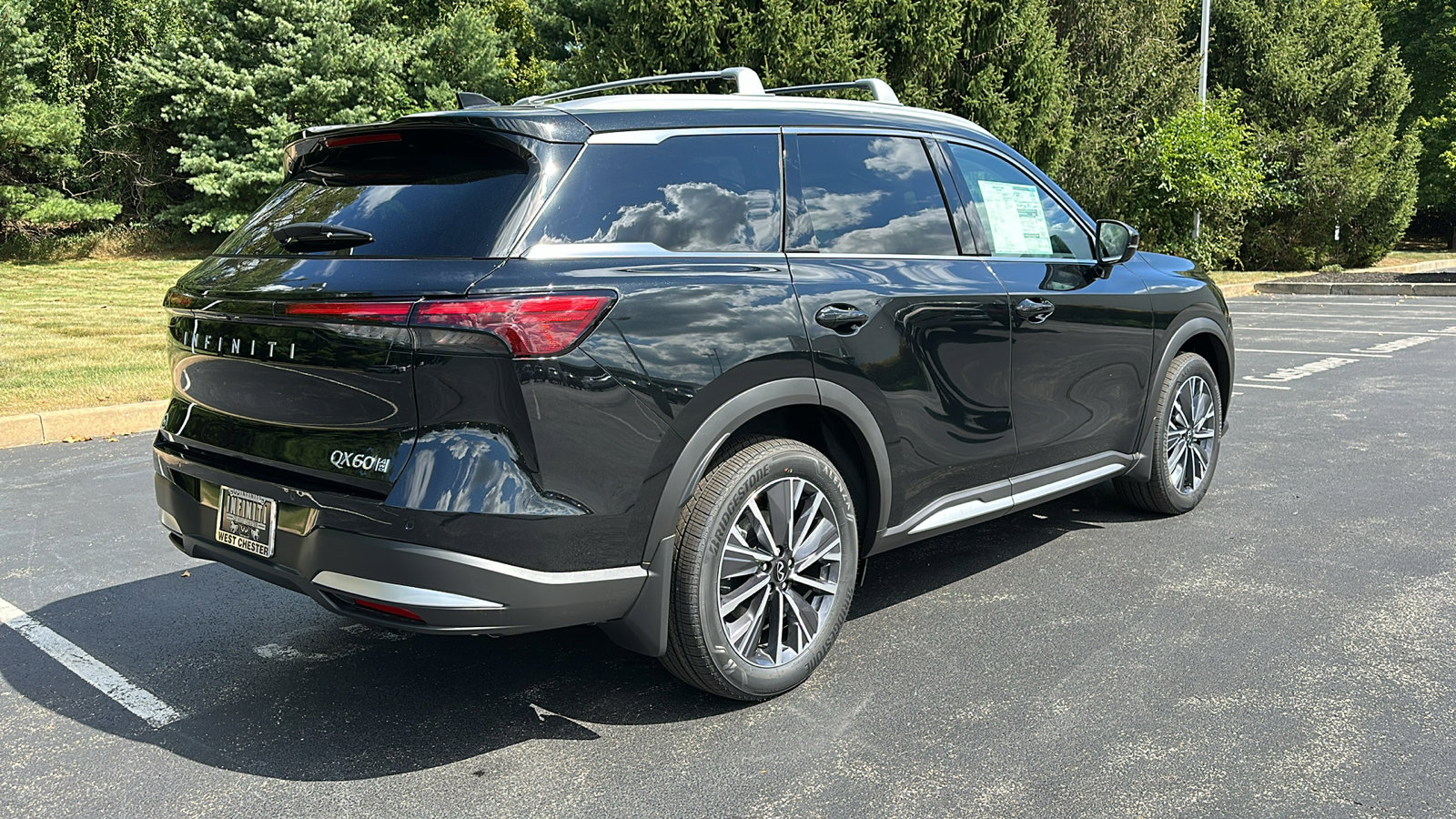 New 2026 INFINITI QX60 Luxe w/ Family Package image 5