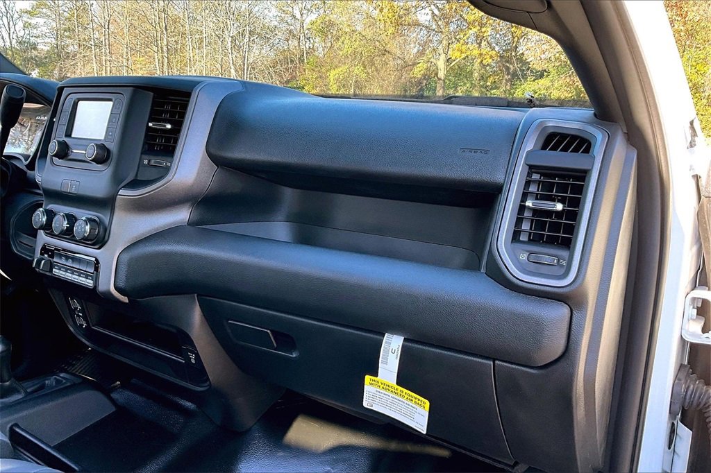 Used 2024 RAM 5500 Tradesman w/ Chrome Appearance Group image 21