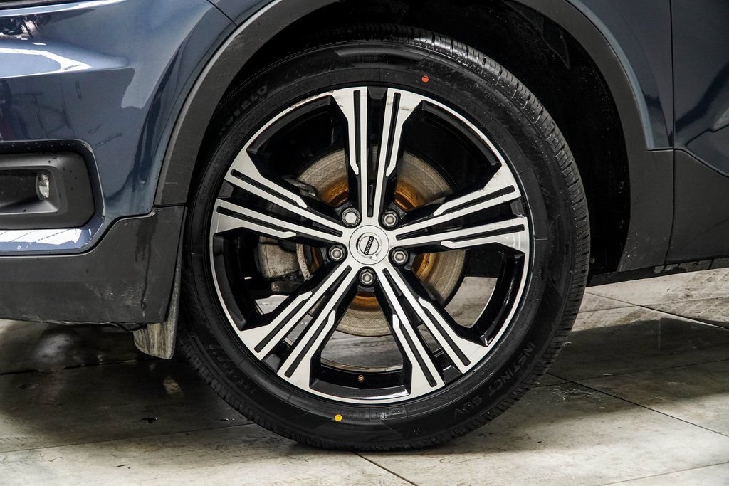 Used 2021 Volvo XC40 T5 Inscription w/ Climate Package AWD/4WD image 3