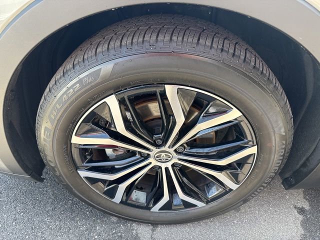 Certified 2026 Toyota Crown AWD/4WD image 17