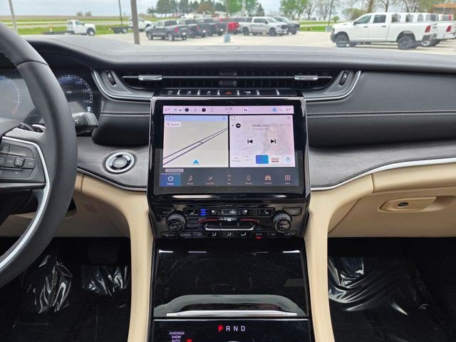 Certified 2023 Jeep Grand Cherokee Limited w/ Luxury Tech Group II AWD/4WD image 29