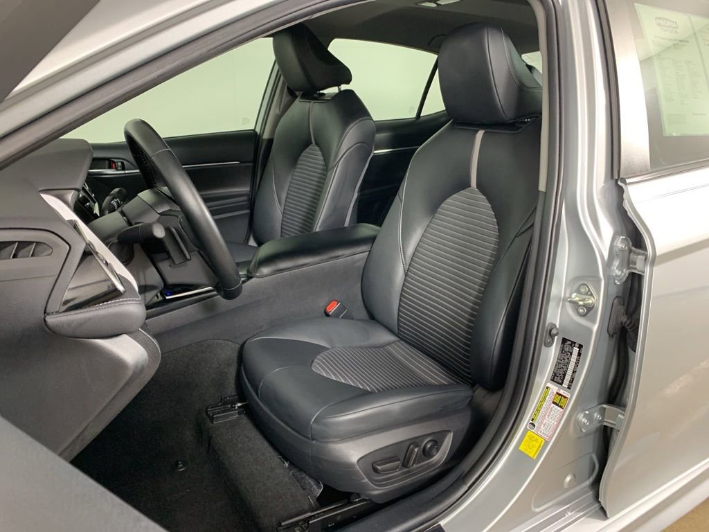 Used 2020 Toyota Camry SE image 27