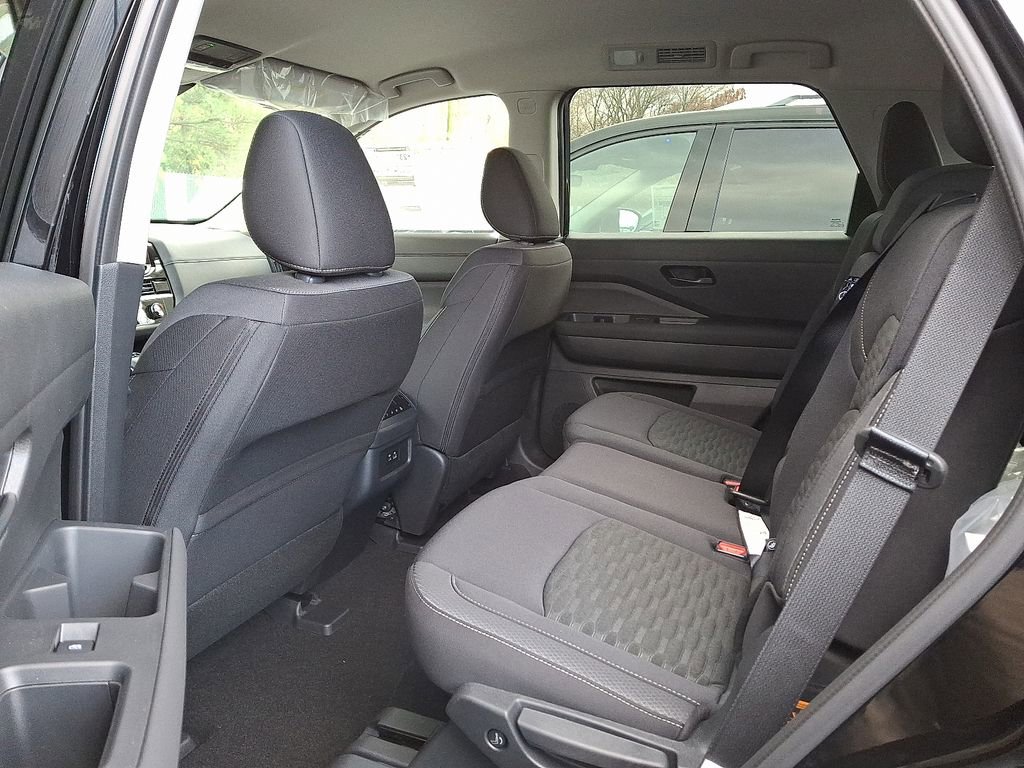 New 2025 Nissan Pathfinder SV w/ Black Appearance Package AWD/4WD image 8