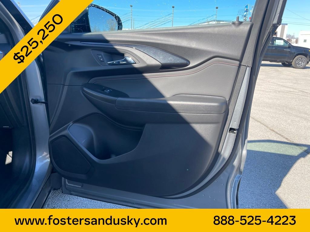 Used 2023 Chevrolet TrailBlazer RS w/ Convenience Package image 24