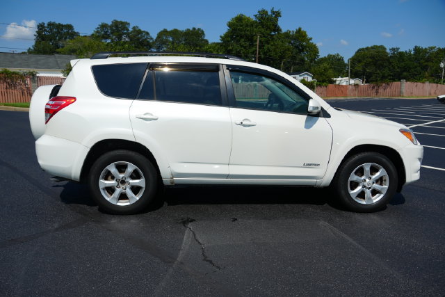 Used 2010 Toyota RAV4 Limited FWD image 8