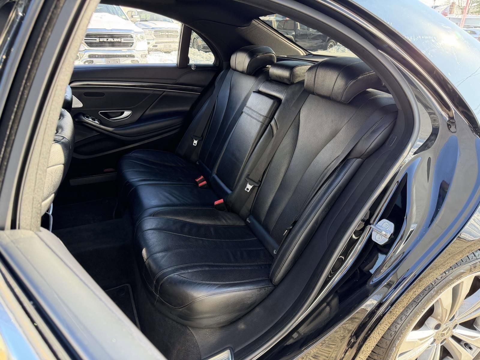 Used 2020 Mercedes-Benz S 450 4MATIC Sedan w/ Premium Package image 31