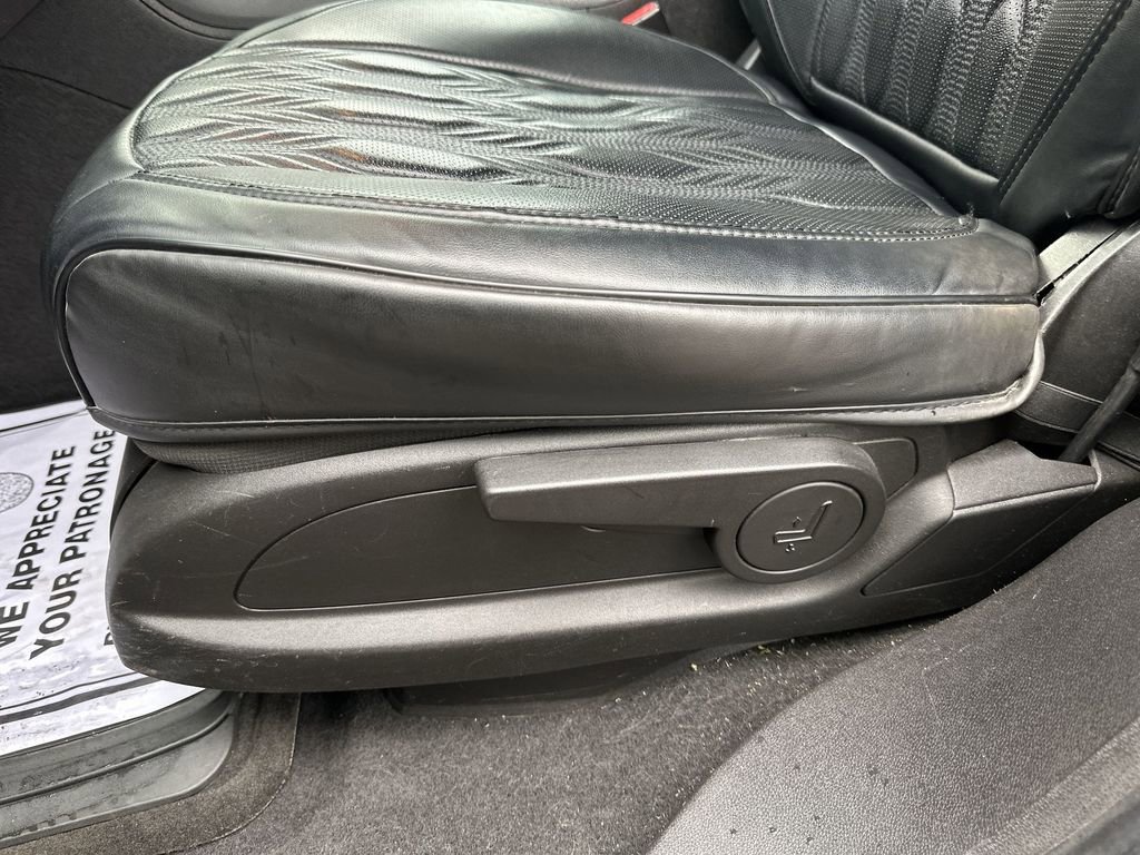 Used 2015 GMC Acadia SLE image 12