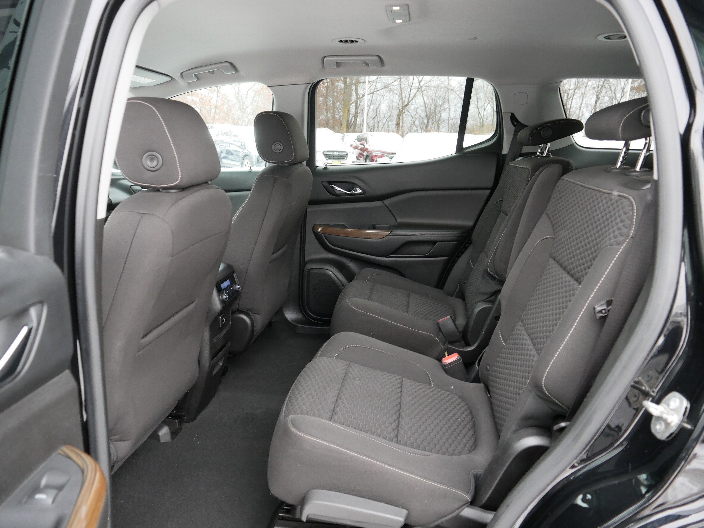 Used 2017 GMC Acadia SLE image 35