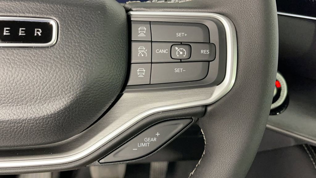 New 2025 Jeep Wagoneer L Series II image 24