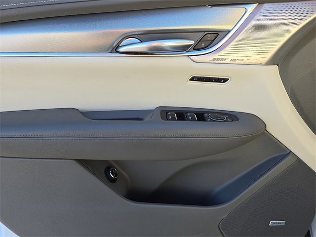 Used 2021 Cadillac XT5 Premium Luxury image 12