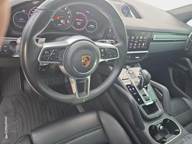 Used 2023 Porsche Cayenne Platinum Edition image 19