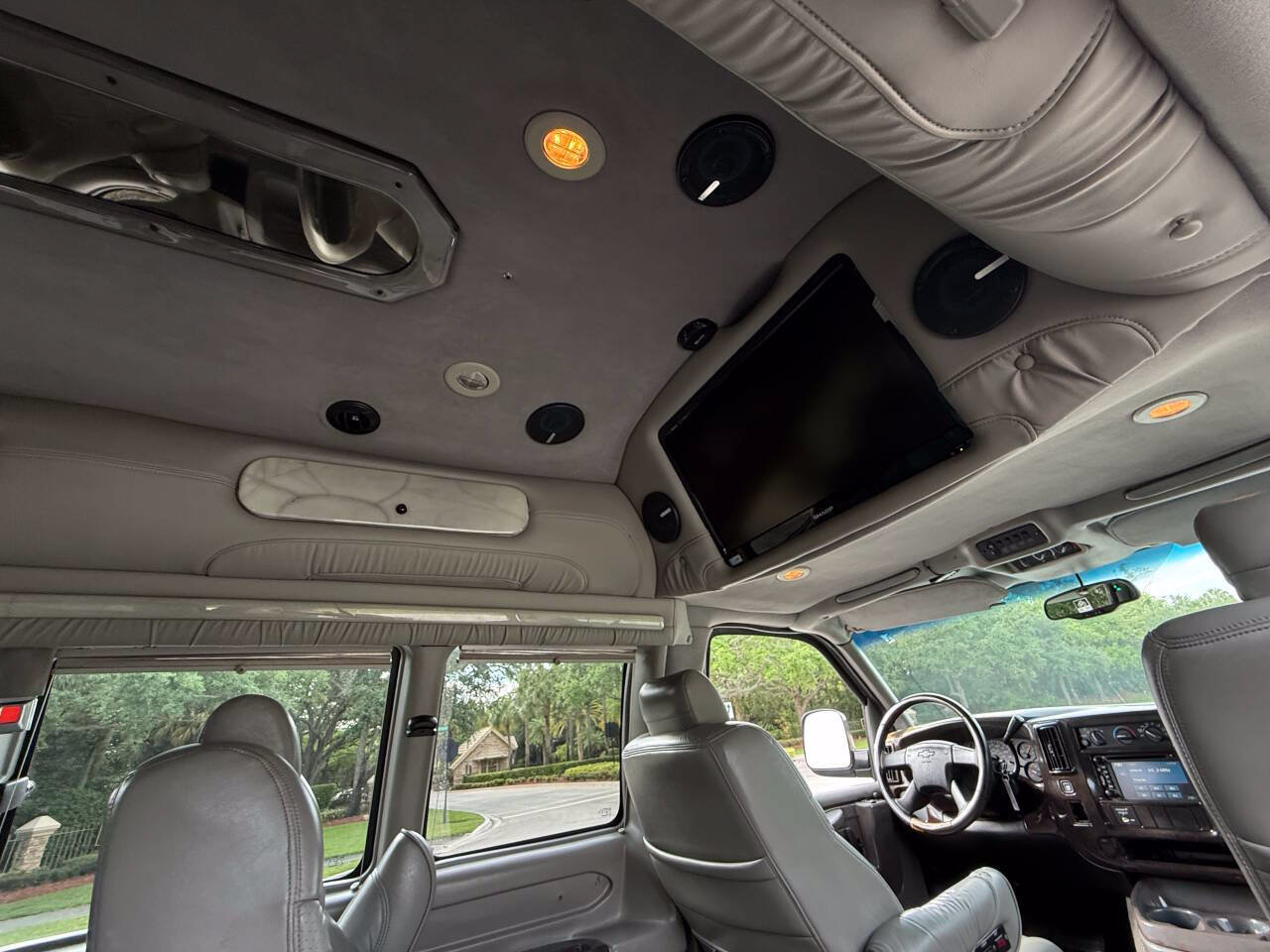 Used 2007 Chevrolet Express 2500 Extended w/ Preferred Equipment Group RWD image 22