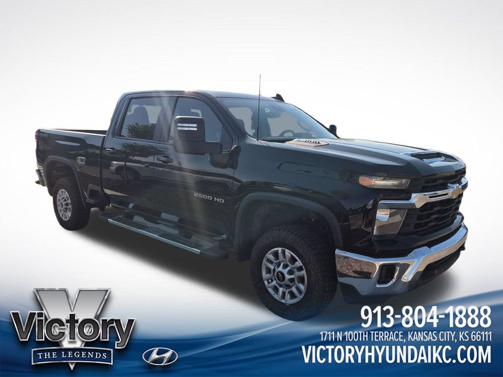 Used 2025 Chevrolet Silverado 2500 LT w/ Convenience Package AWD/4WD image 7