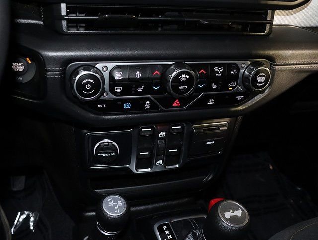 Used 2025 Jeep Wrangler Unlimited Sahara image 21