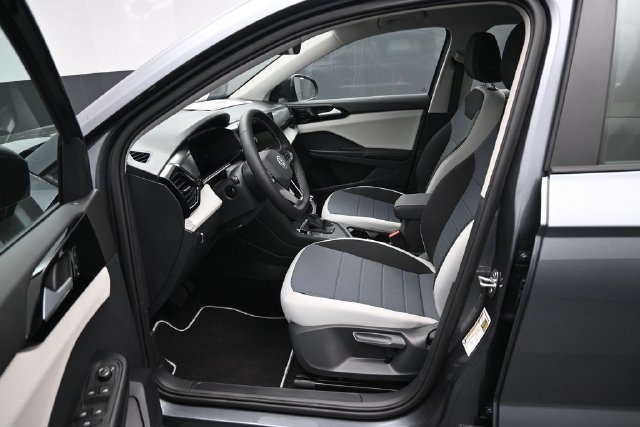 New 2026 Volkswagen Taos S FWD image 9