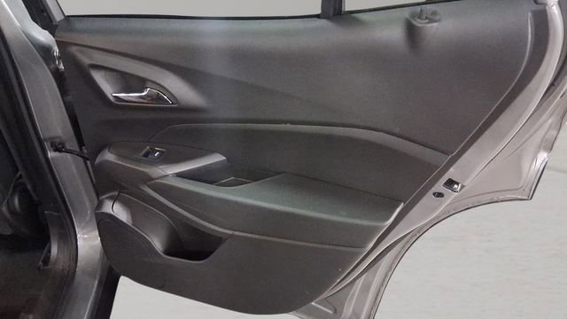 Used 2025 Chevrolet Trax RS w/ Driver Confidence Package FWD image 17