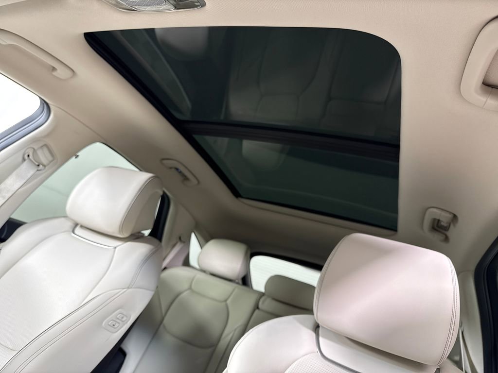 Certified 2025 Genesis GV70 2.5T w/ Advanced Package image 24