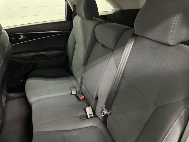 Used 2017 Kia Sorento LX w/ LX Convenience Package FWD image 14