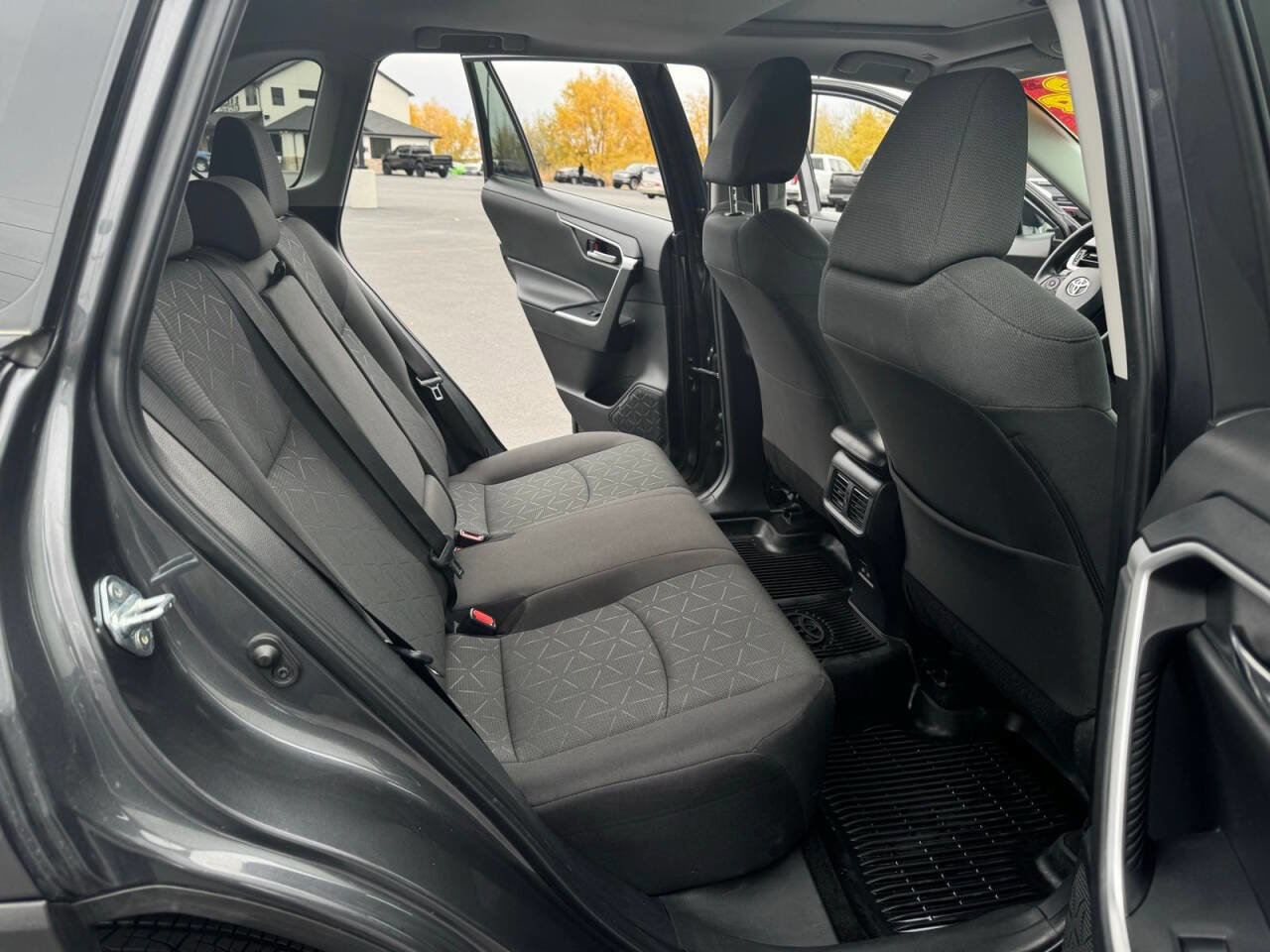 Used 2024 Toyota RAV4 XLE w/ Convenience Package image 31