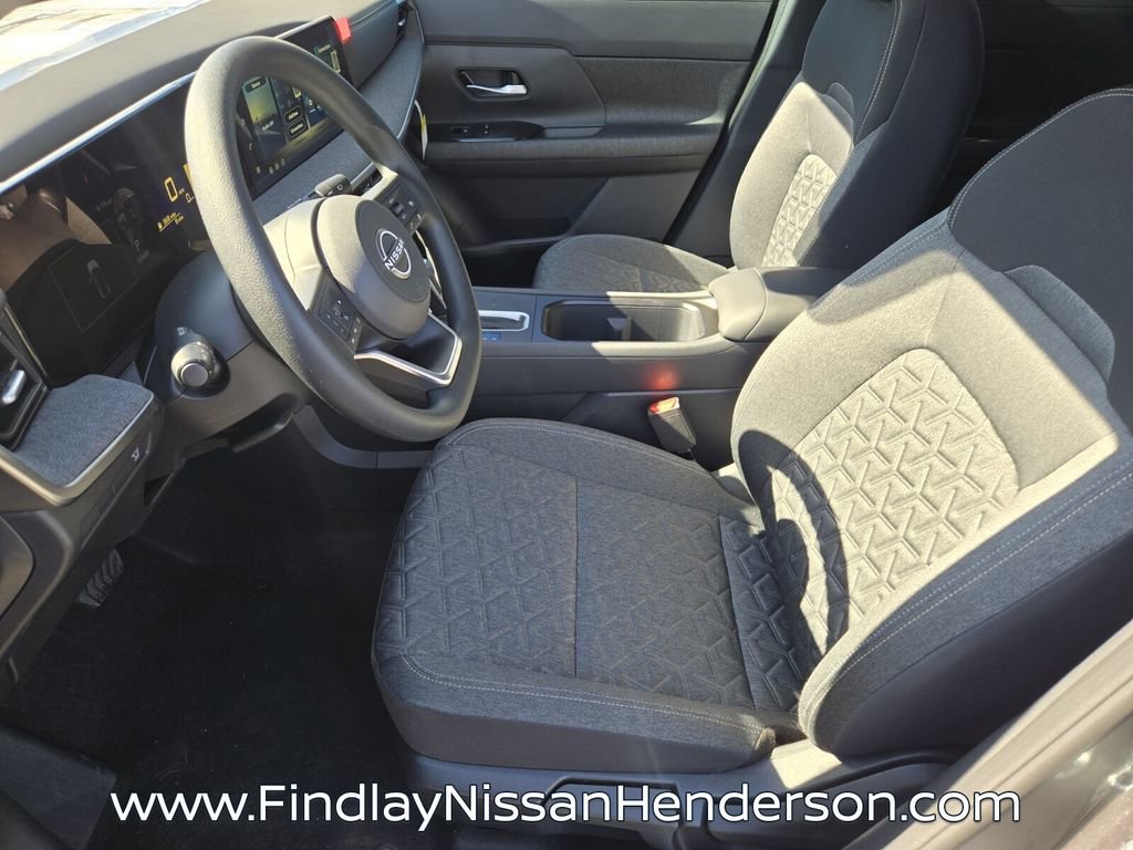New 2026 Nissan Kicks SV w/ Charging Package FWD image 11