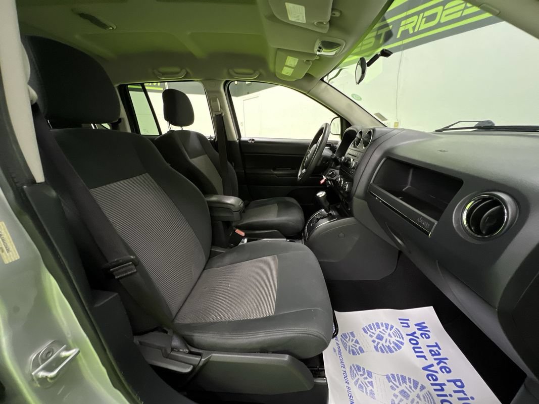Used 2012 Jeep Compass Sport AWD/4WD image 27