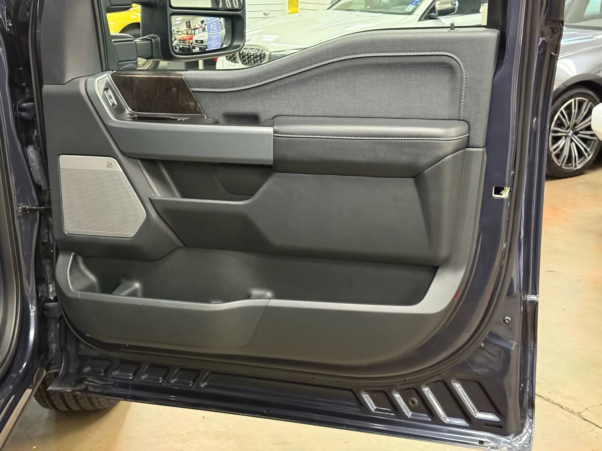 Used 2021 Ford F150 Lariat w/ Trailer Tow Package image 29