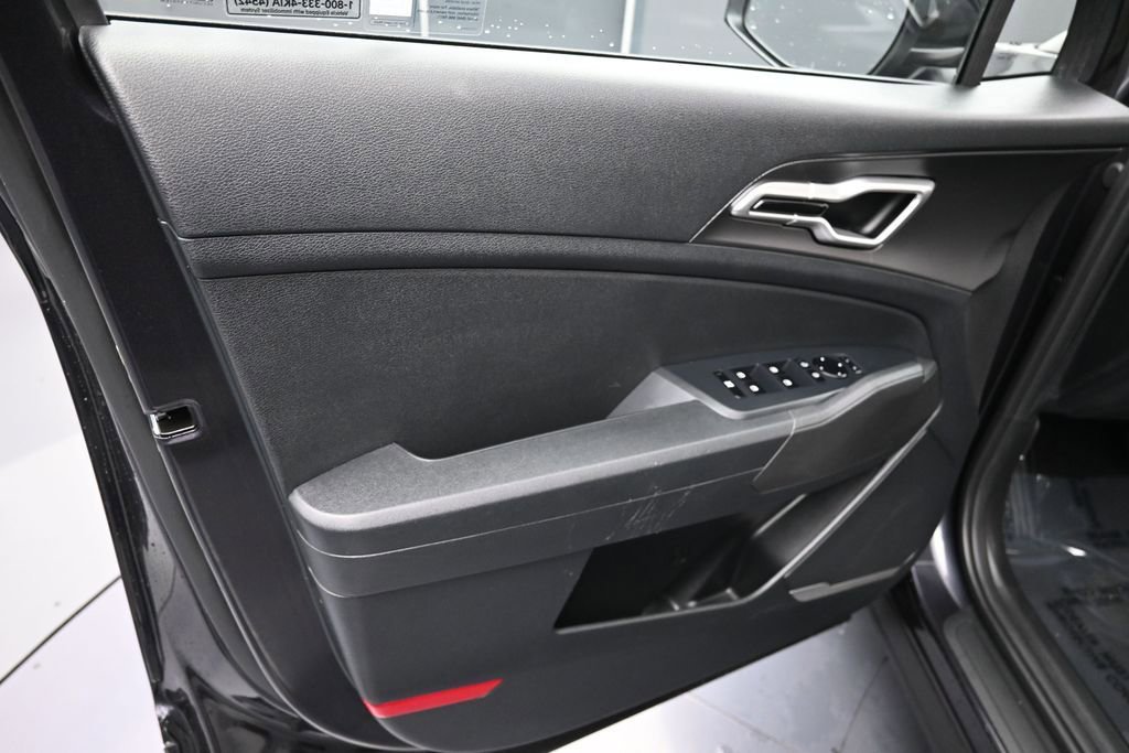 Used 2026 Kia Sportage LX FWD image 12