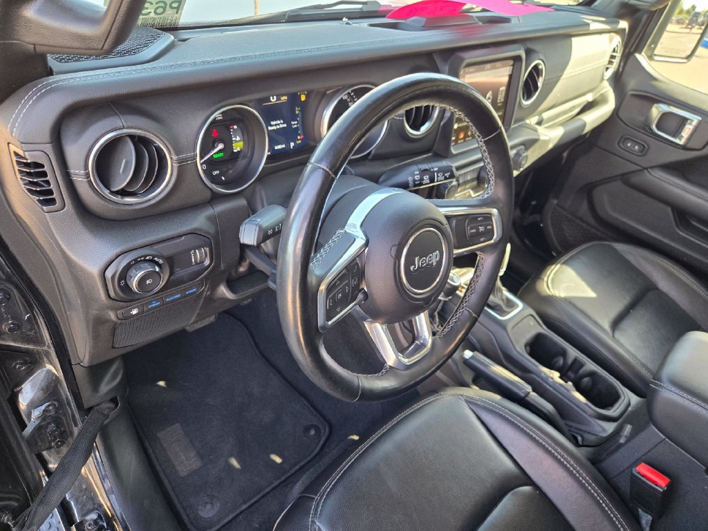 Used 2023 Jeep Wrangler Unlimited Sahara w/ Cold Weather Group AWD/4WD image 18