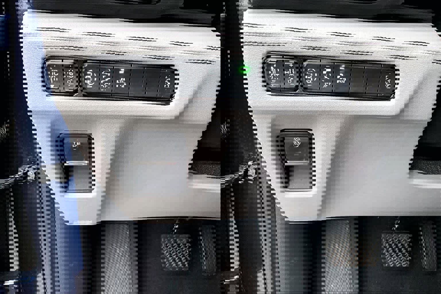 Used 2023 Acura MDX SH-AWD w/ Advance Package image 32