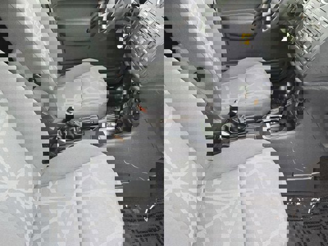 Used 2010 Ford Transit Connect XLT image 5