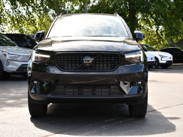 New 2026 Volvo XC40 B5 Ultra w/ Protection Package Premier image 2