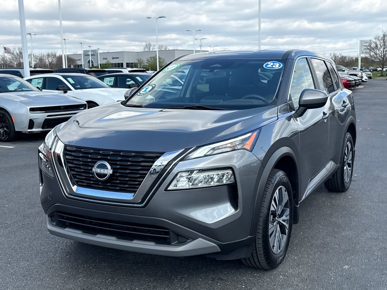 Used 2023 Nissan Rogue SV AWD/4WD image 7