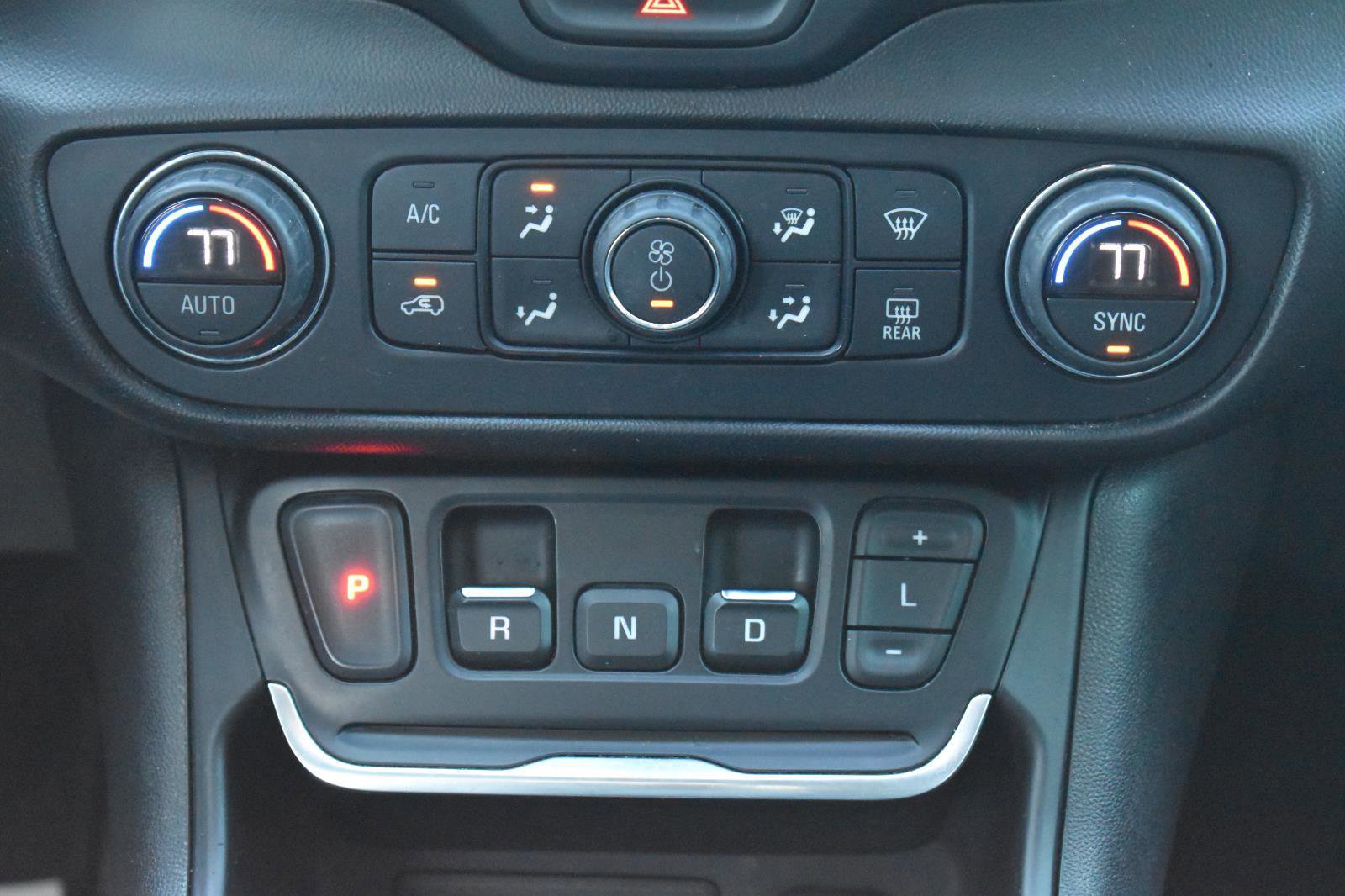 Used 2020 GMC Terrain SLT image 26