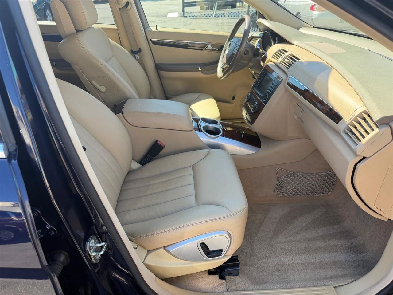 Used 2007 Mercedes-Benz R 320 CDI 4MATIC image 36