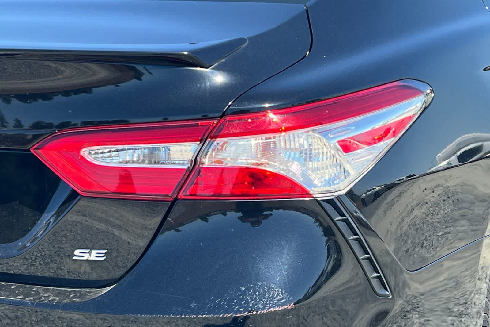 Used 2020 Toyota Camry SE w/ Carpet Mat Package FWD image 13