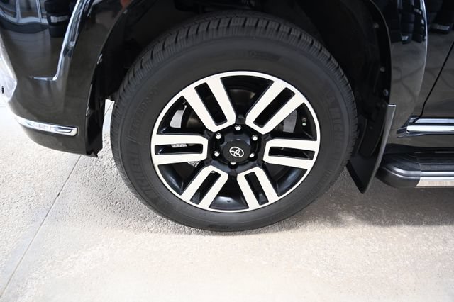 Used 2020 Toyota 4Runner Limited AWD/4WD image 36