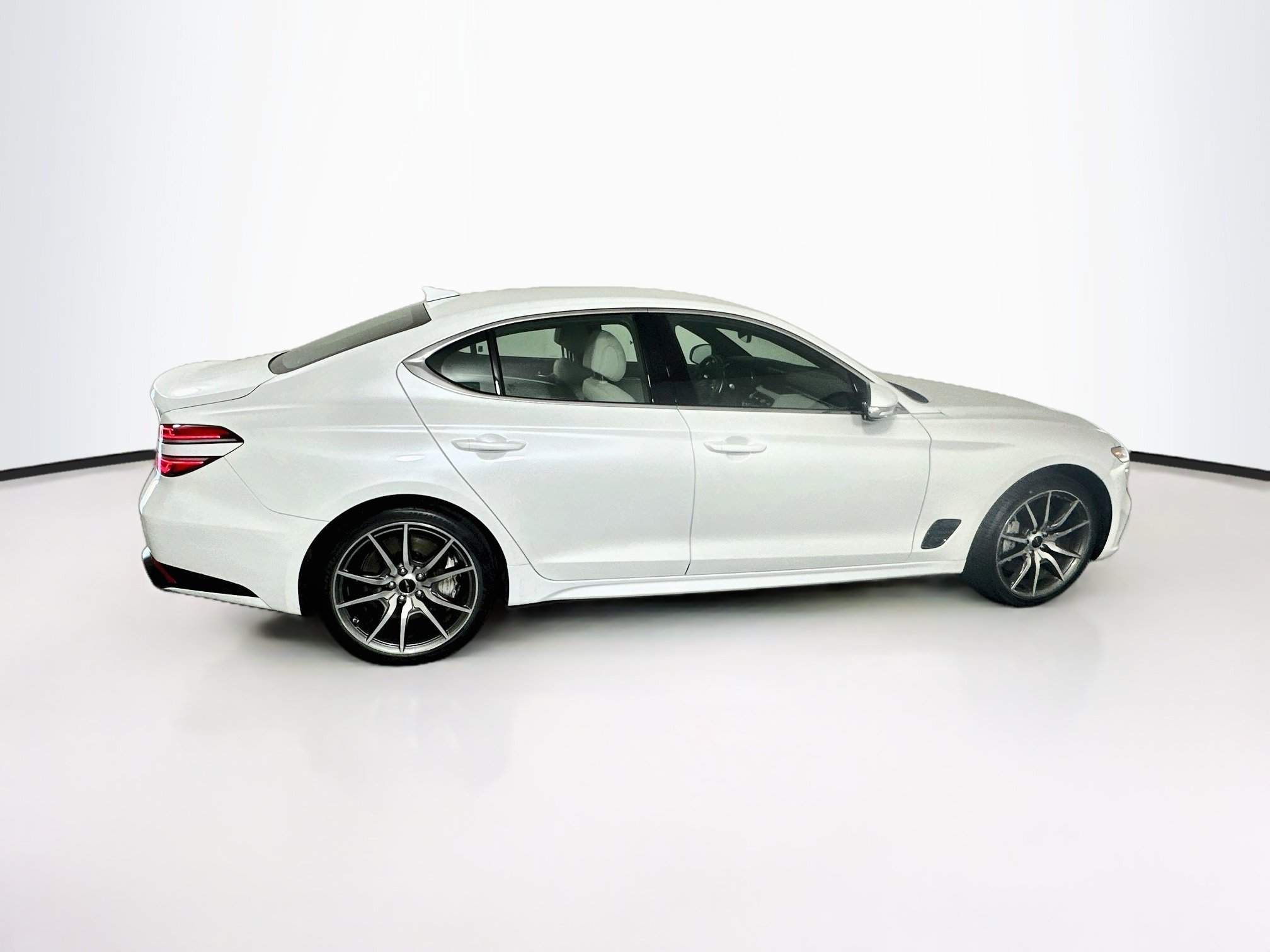 Used 2025 Genesis G70 2.5T AWD/4WD image 10