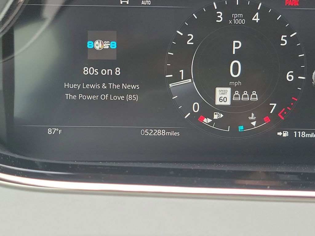 Used 2022 Land Rover Range Rover Evoque R-Dynamic SE image 23