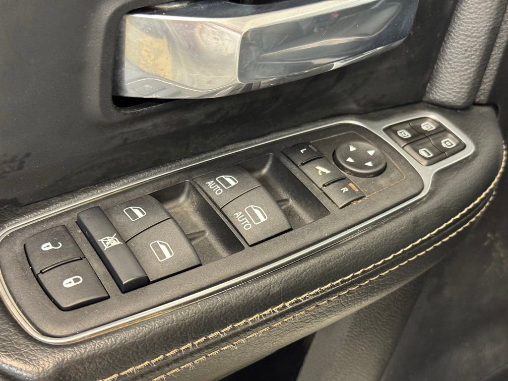 Used 2024 RAM 2500 Laramie AWD/4WD image 11