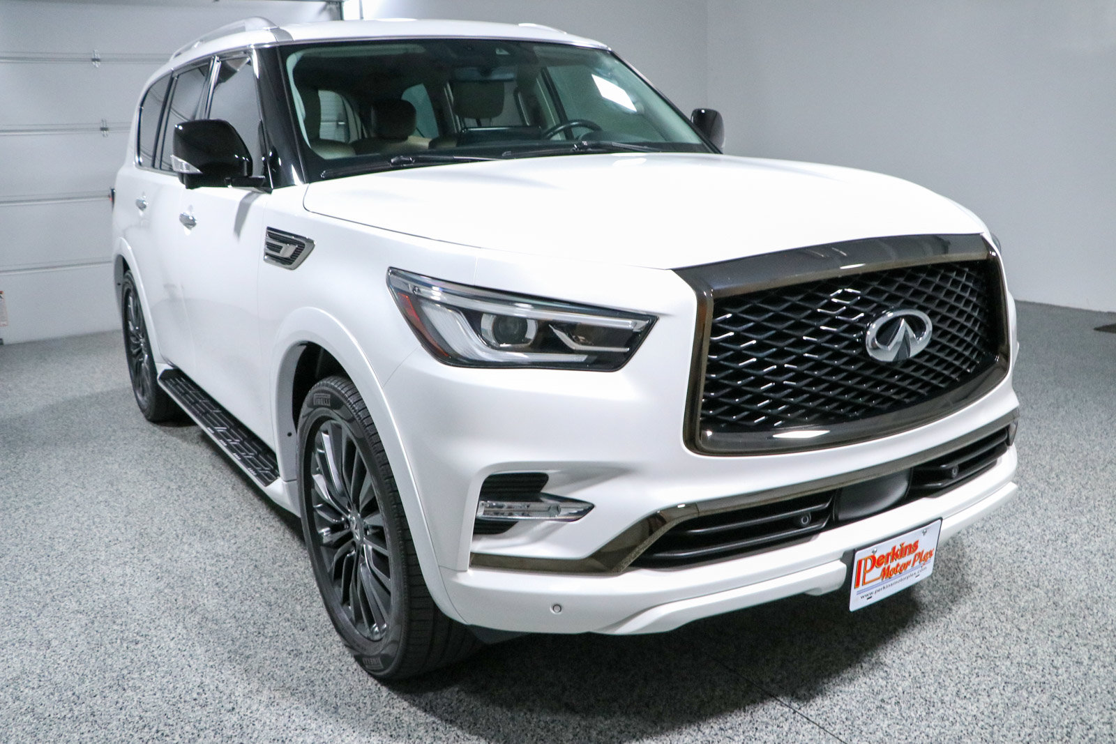 Used 2023 INFINITI QX80 Premium Select w/ Cargo Package RWD image 5