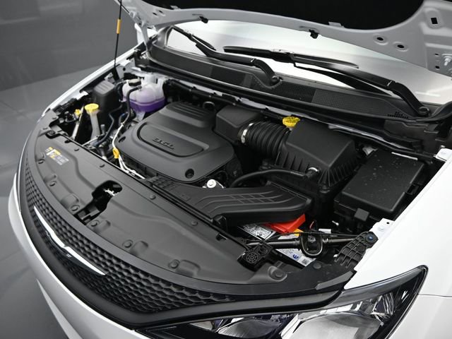 New 2025 Chrysler Voyager LX FWD image 40