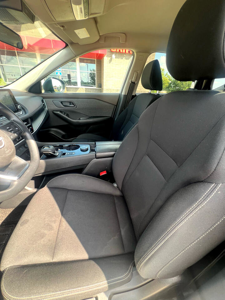 Used 2023 Nissan Rogue S image 13