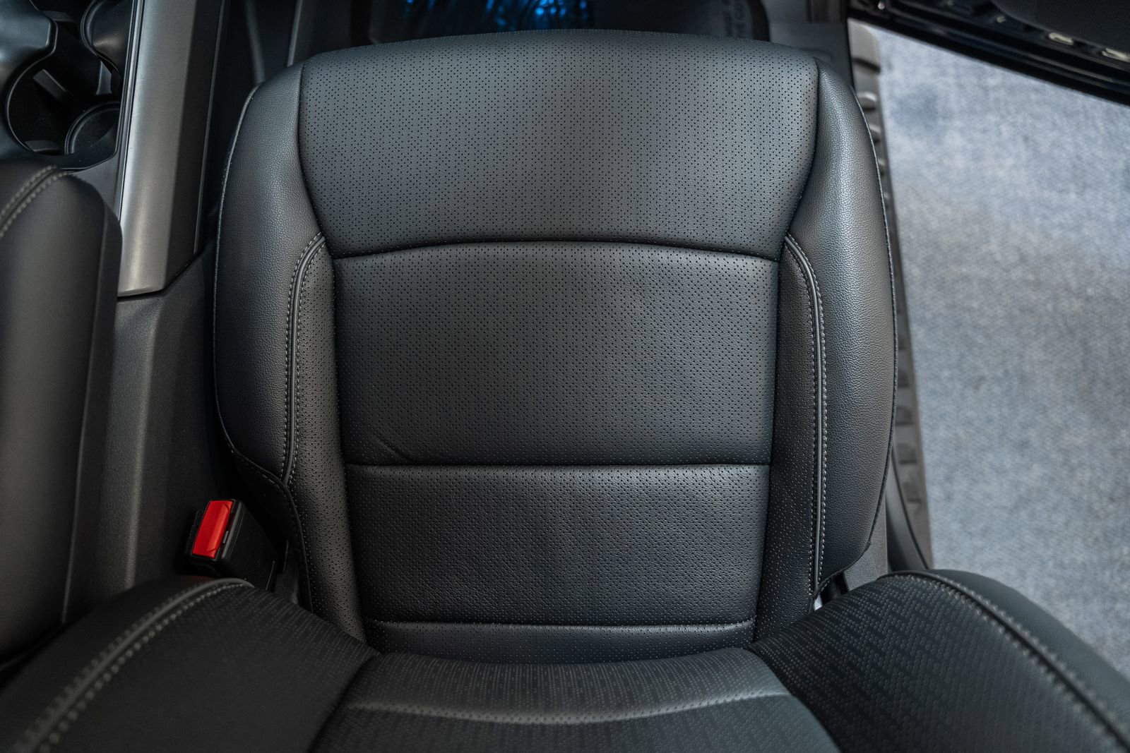 Used 2024 Ford F150 Lariat w/ Equipment Group 502A High image 39