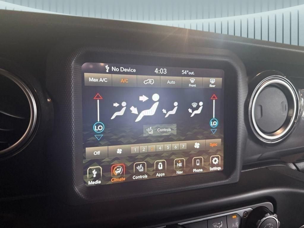 Used 2022 Jeep Wrangler Unlimited Sahara AWD/4WD image 2