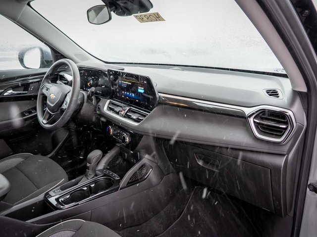 Used 2025 Chevrolet TrailBlazer LT image 16