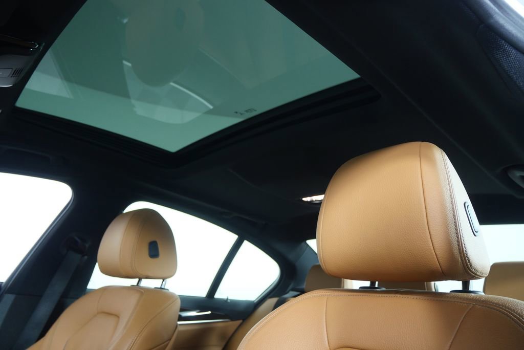 Used 2019 BMW 540i RWD image 11