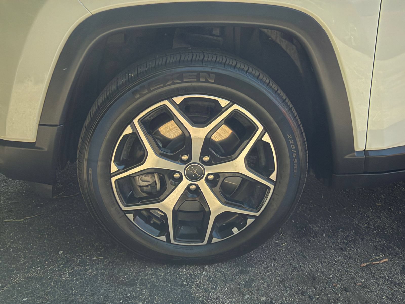 Used 2025 Jeep Compass Limited AWD/4WD image 30