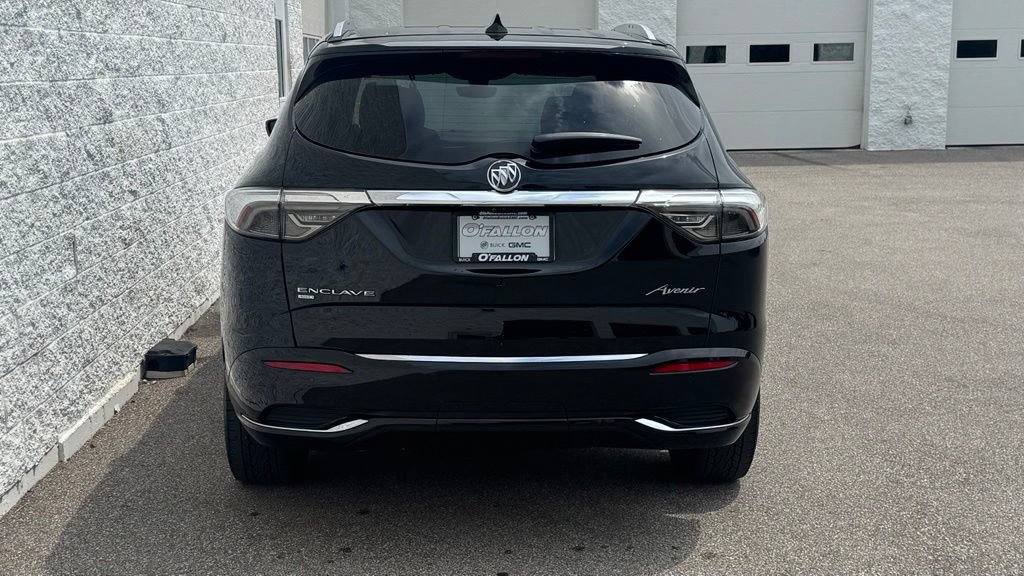 Used 2022 Buick Enclave Avenir w/ Avenir Technology Package AWD/4WD image 4