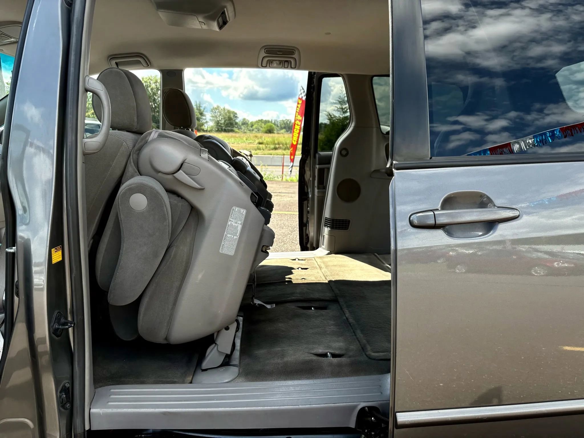 Used 2005 Toyota Sienna LE image 20