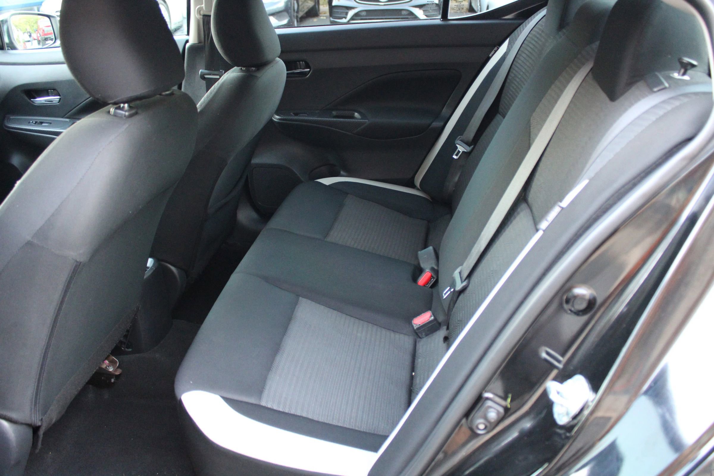 Used 2022 Nissan Versa SV image 22